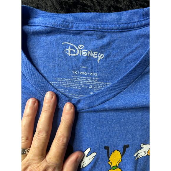 Disney Blue T-Shirt Men’s 2X – Classic Characters Walking Away Graphic - Picture 2 of 3